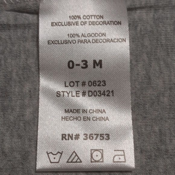 3 Short Sleeve Bodysuits - Picture 4 of 17